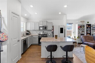 7409 Spring Ray Dr in Austin, TX - Building Photo - Building Photo