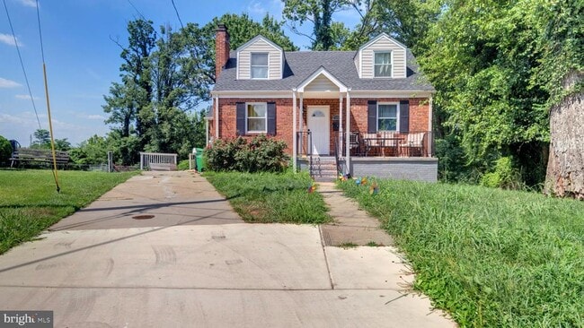 property at 1604 Woodhill Ct