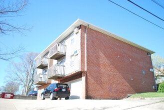 176 Littleton St, Apt 6, Unit 6 in West Lafayette, IN - Foto de edificio - Building Photo
