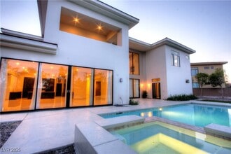 7430 Yonie Ct in Las Vegas, NV - Building Photo - Building Photo