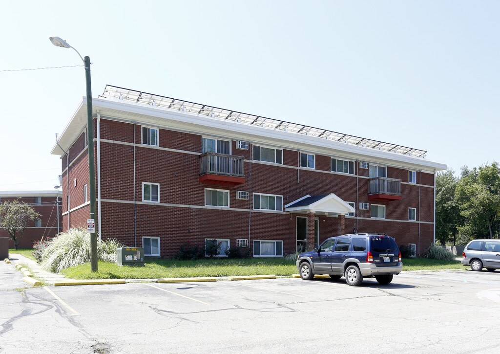 Maple Creek Village Indianapolis, IN Apartments