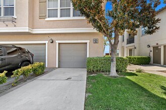 15651 Vista Way in Lake Elsinore, CA - Building Photo - Building Photo