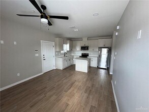 10 Ragland Rd in Mission, TX - Building Photo - Building Photo