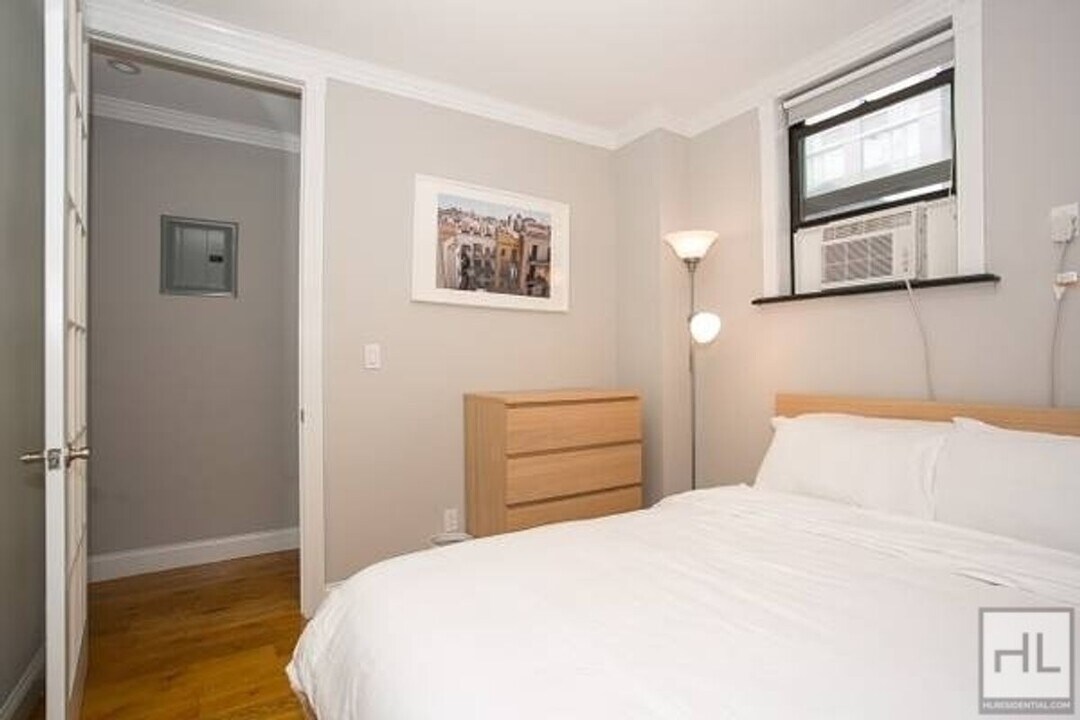 Essex Street in New York, NY - Building Photo