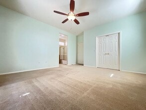 8604 Splendid Leaf Ct in Las Vegas, NV - Building Photo - Building Photo