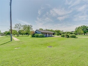 416 N 8th St in Midlothian, TX - Building Photo - Building Photo