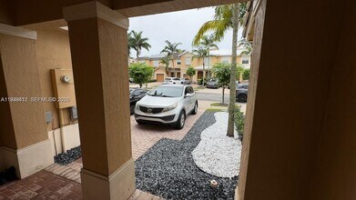 949 NE 42nd Ave in Homestead, FL - Building Photo - Building Photo