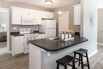 Green Wood Park Townhouses & Apartments in Rochester, NY - Building Photo - Building Photo