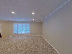 13101 Thomas Ave in Burnsville, MN - Building Photo - Building Photo