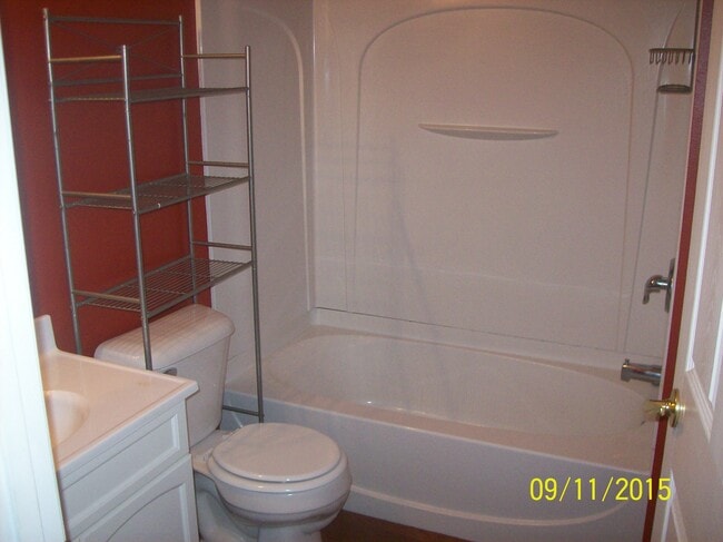 652 Wisconsin St, Unit 652 #4 in Eau Claire, WI - Building Photo - Building Photo