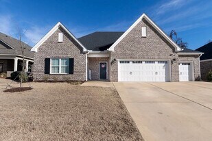 146 Lenore Ct in Prattville, AL - Building Photo