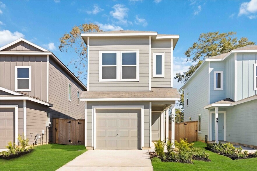 905 Pertuso Ln in Huffman, TX - Foto de edificio