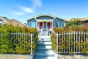 3305 W 27th St in Los Angeles, CA - Building Photo