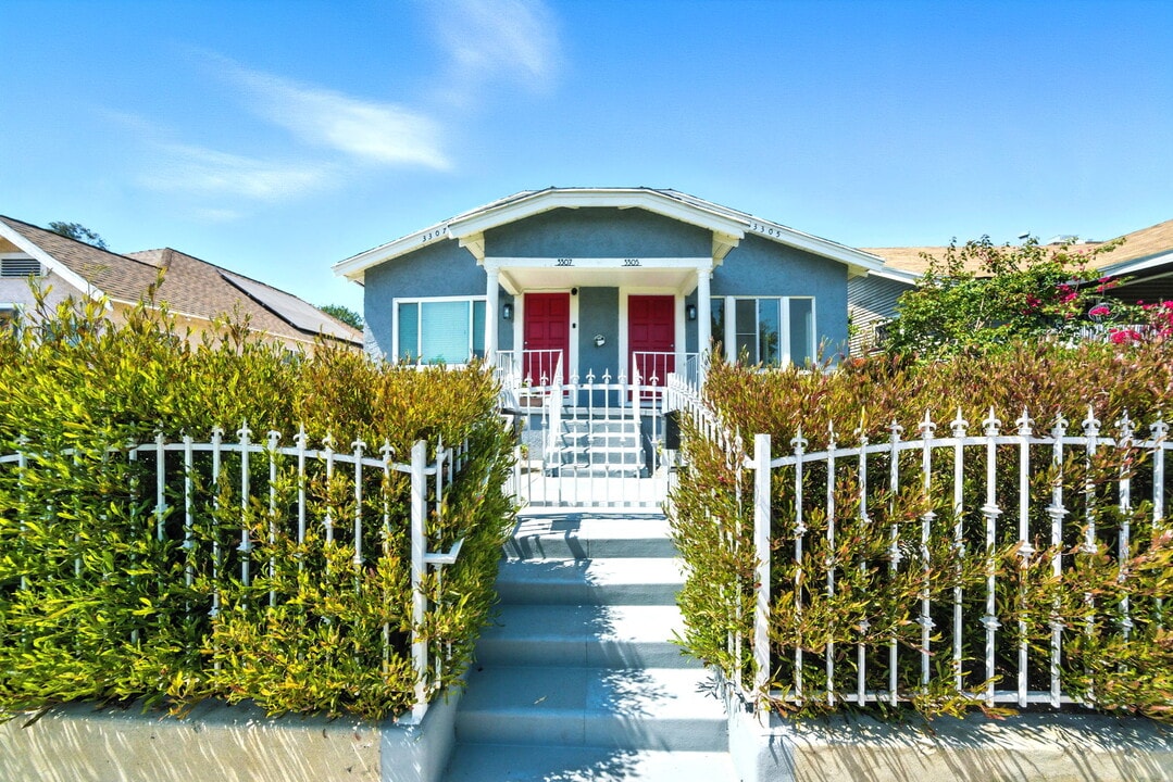 3305 W 27th St in Los Angeles, CA - Foto de edificio