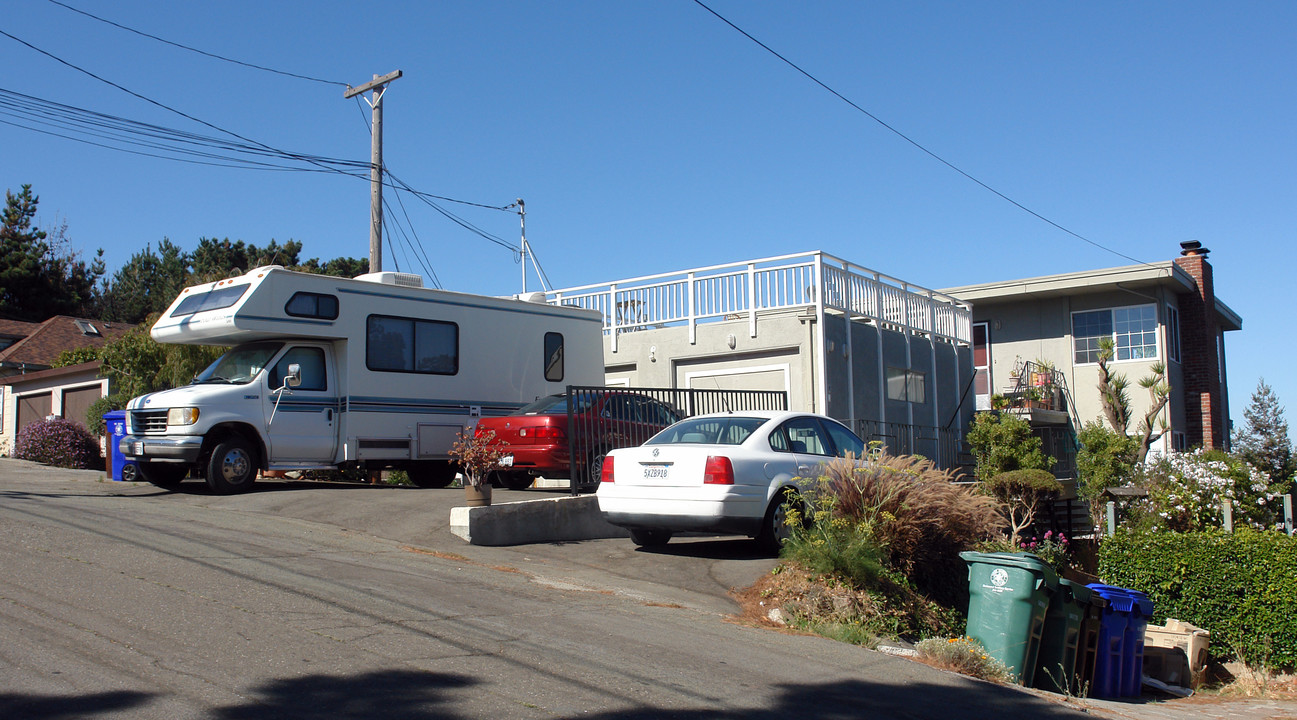 714-716 Golden Gate Ave in Richmond, CA - Building Photo