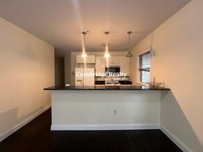 6 Giles Park, Unit 1 in Somerville, MA - Building Photo - Building Photo