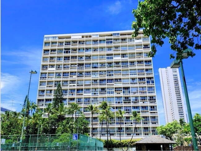 500 University Ave in Honolulu, HI - Building Photo - Building Photo