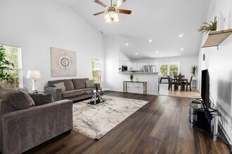 13847 Catalina Dr in Fishers, IN - Building Photo - Building Photo