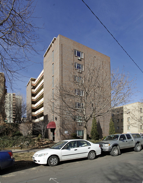 Penn Towers in Denver, CO - Building Photo