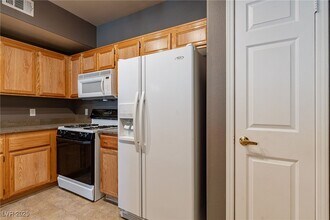 10001 Peace Way in Las Vegas, NV - Building Photo - Building Photo