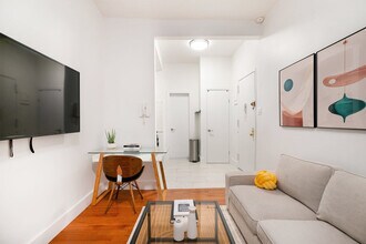 444 W 48th St in New York, NY - Building Photo - Building Photo