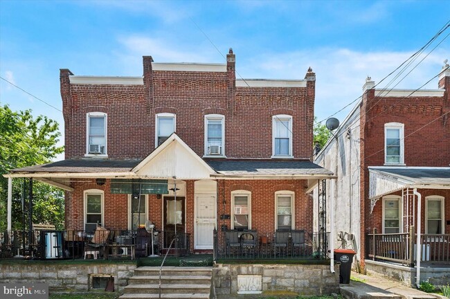 property at 13 E 21st St
