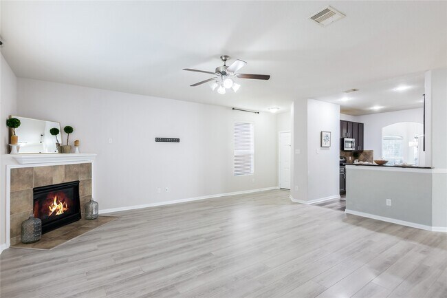 15007 Holland Grove Ct in Cypress, TX - Foto de edificio - Building Photo