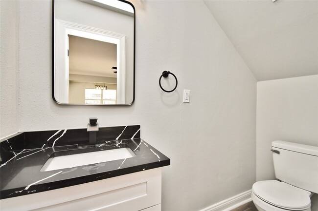 2035 Round Spring Dr