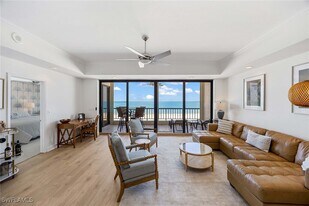 100 N Collier Blvd in Marco Island, FL - Building Photo