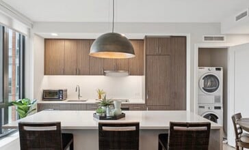 1211 Van St SE, Unit 913 in Washington, DC - Foto de edificio - Building Photo