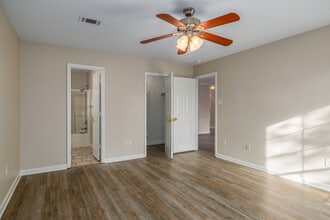 Windsor Park in Conway, AR - Building Photo - Interior Photo