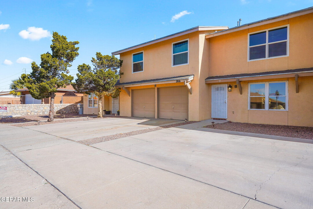 1916 Lee Elder Dr in El Paso, TX - Building Photo