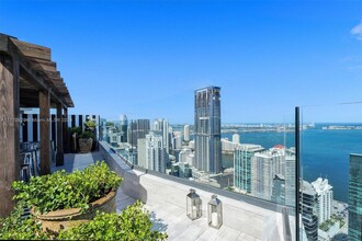 1300 S Miami Ave, Unit 2206 in Miami, FL - Building Photo - Building Photo