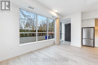 49 Broadfield Dr in Toronto, ON - Building Photo - Building Photo