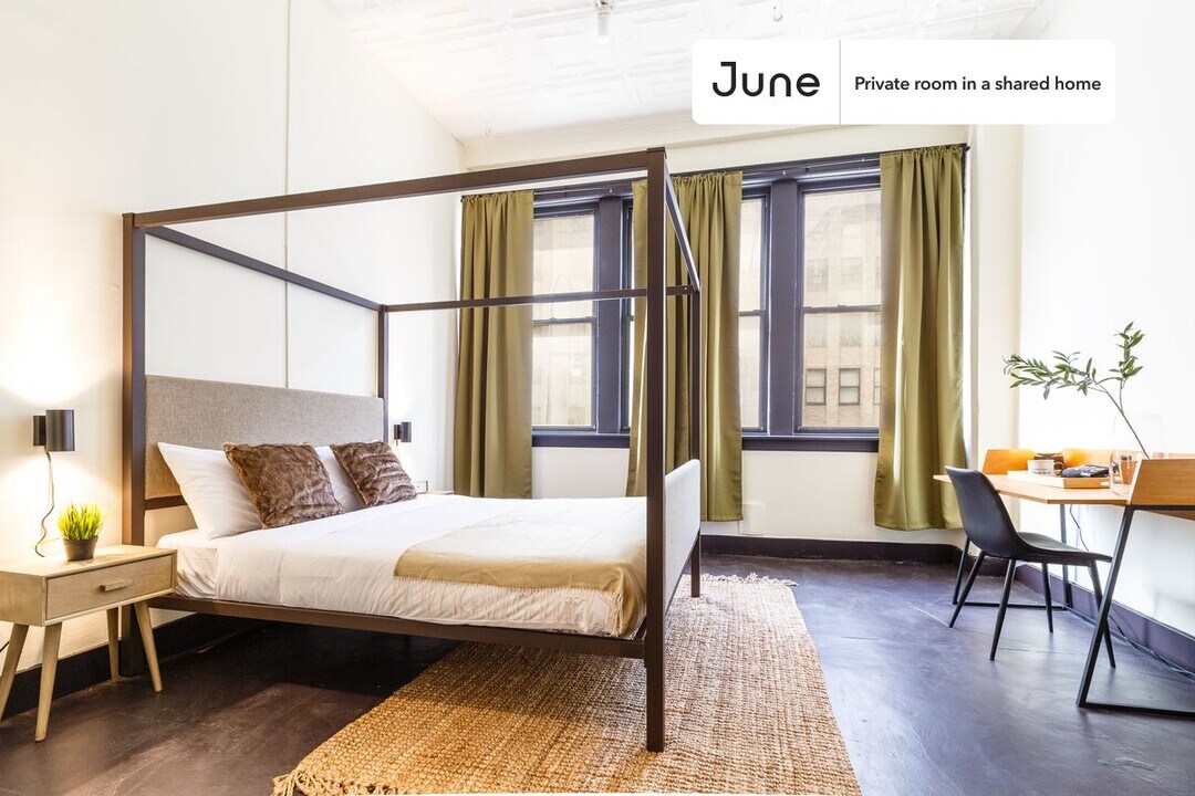 Private bedroom in 5 bed/2 bath Home in New York, NY - Building Photo