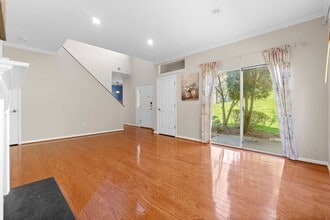 40 Four Oaks Rd in Bedminster, NJ - Building Photo - Building Photo