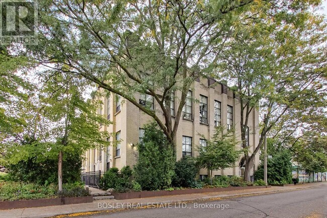 284 St Helens Ave in Toronto, ON - Building Photo - Building Photo