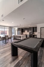 601 @ University Park in Madison, WI - Foto de edificio - Building Photo