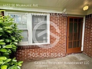 4452 SE Milwaukie Ave in Portland, OR - Building Photo - Building Photo