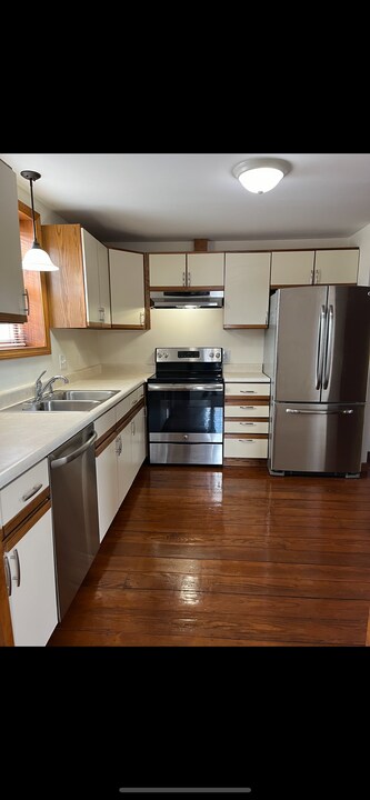 419 Falmouth Rd, Unit #2 in Falmouth, ME - Building Photo