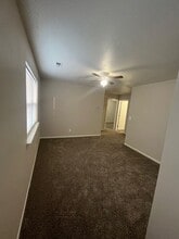 331 E Locust St in Nevada, MO - Building Photo - Building Photo