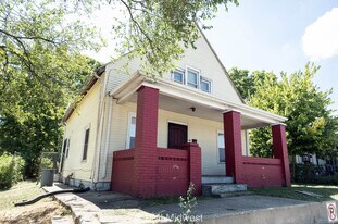 445 W 29th St in Indianapolis, IN - Building Photo