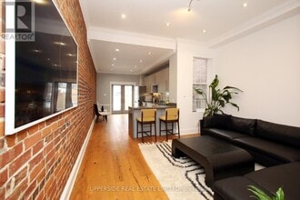 153 Collier St in Toronto, ON - Building Photo - Building Photo