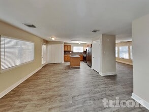 823 Lightningbug Ln in Conroe, TX - Building Photo - Building Photo