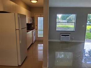 2621 Grant St, Unit 8A in Hollywood, FL - Foto de edificio - Building Photo