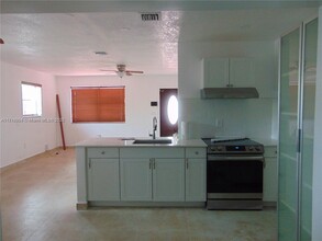 1230 N 70th Ter in Hollywood, FL - Building Photo - Building Photo