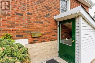89 Elgin St N in Cambridge, ON - Building Photo - Building Photo