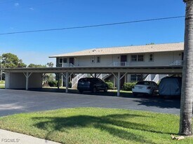 5917 Littlestone Ct in North Fort Myers, FL - Building Photo