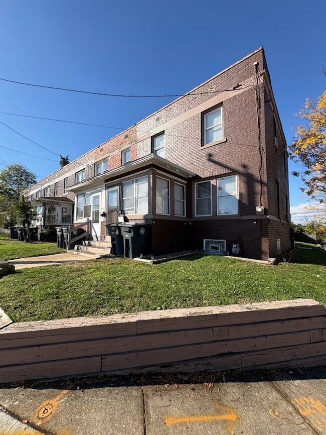 property at 4 Anaconda Rd
