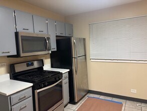 1316 Monroe St in Lake In The Hills, IL - Building Photo - Building Photo